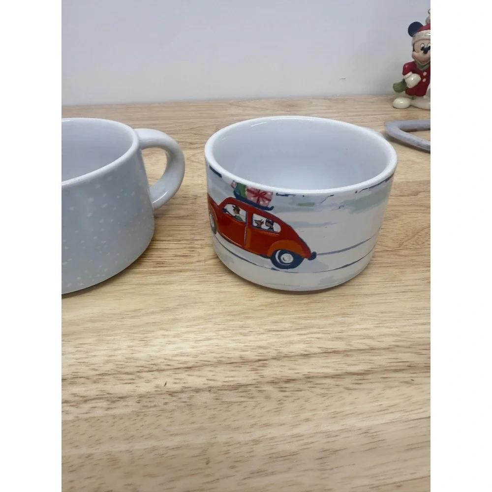 Set of‎ 4 PIER 1 Christmas Stackable Stoneware Mugs Village scene Vintage #25